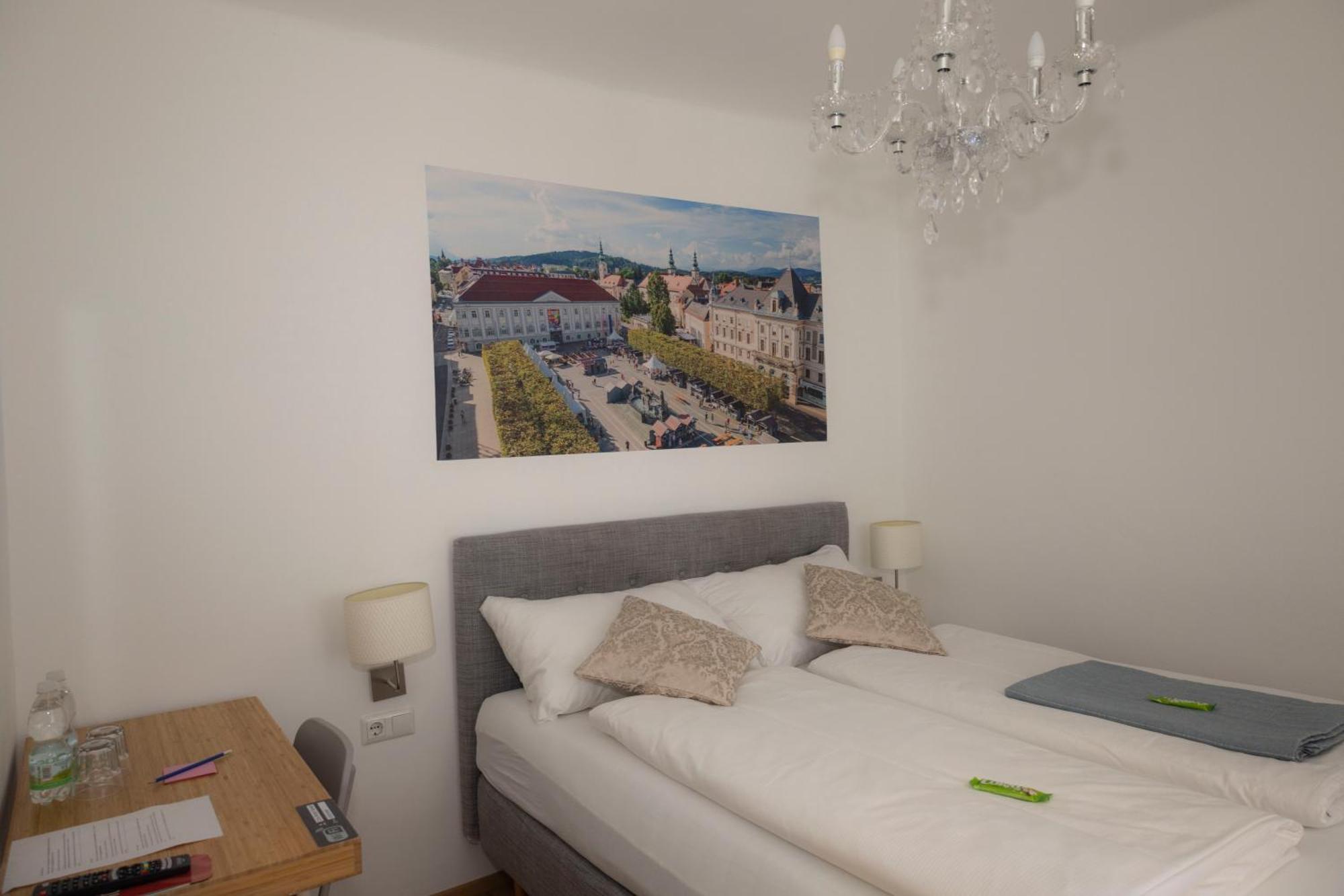 Cityhotel Am Domplatz Self-Checkin Klagenfurt am Woerthersee Bagian luar foto