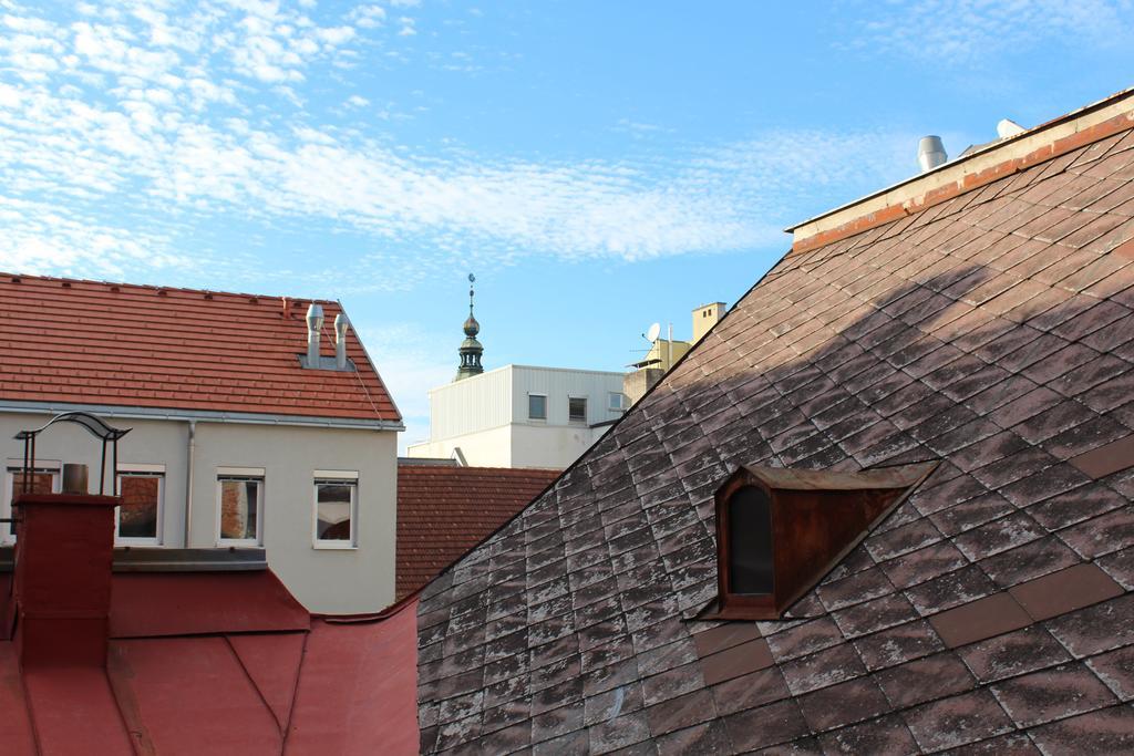 Cityhotel Am Domplatz Self-Checkin Klagenfurt am Woerthersee Bagian luar foto