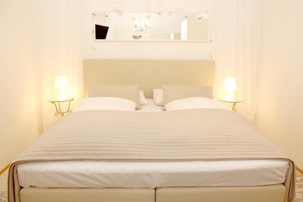 Cityhotel Am Domplatz Self-Checkin Klagenfurt am Woerthersee Ruang foto
