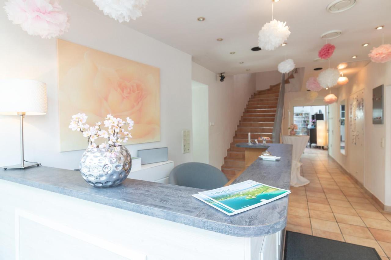 Cityhotel Am Domplatz Self-Checkin Klagenfurt am Woerthersee Bagian luar foto