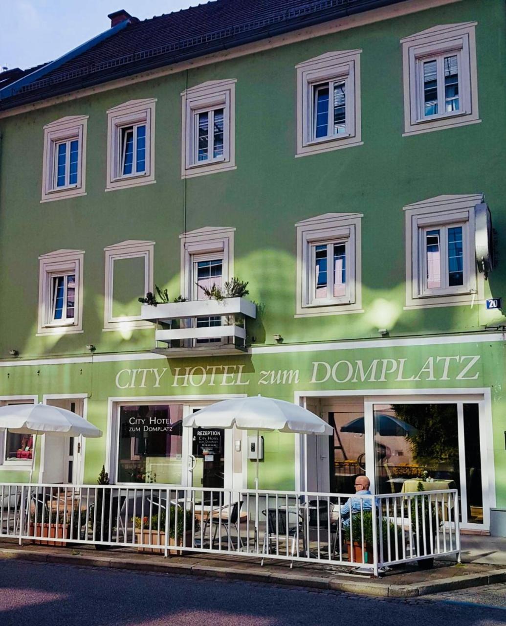 Cityhotel Am Domplatz Self-Checkin Klagenfurt am Woerthersee Bagian luar foto